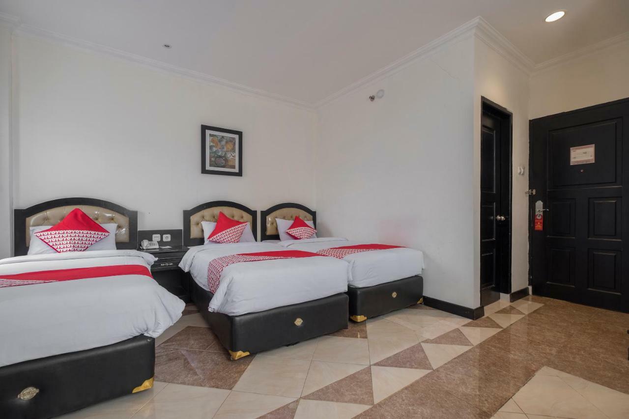 Hotel Sutomo Макасар Экстерьер фото